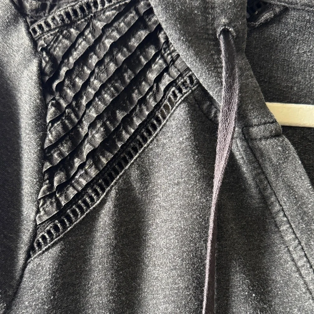 LOGO Life French Terry Pullover Hoodie With Pintuck and Joggers Set Medium 8/10 - Picture 7 of 12